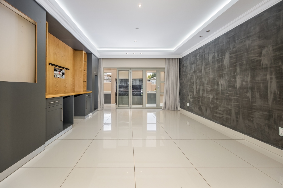 4 Bedroom Property for Sale in Vierlanden Western Cape